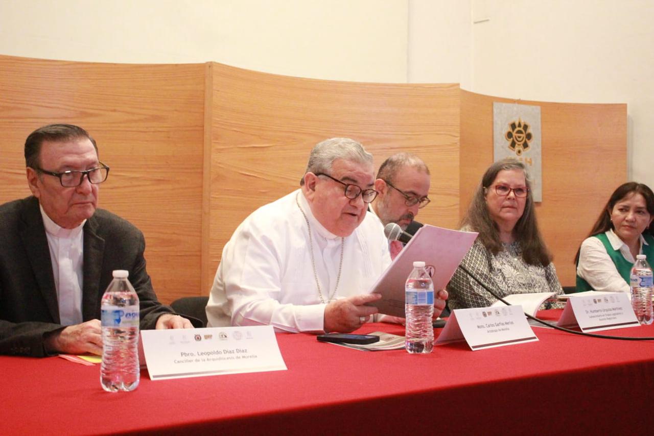 Trabajan en conservación y custodia del patrimonio documental