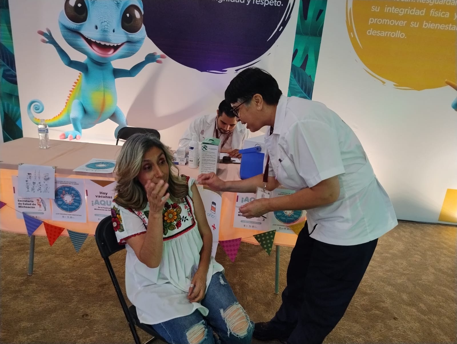 Mantiene SSM puesto de vacunación en el Festival Michoacán de Origen