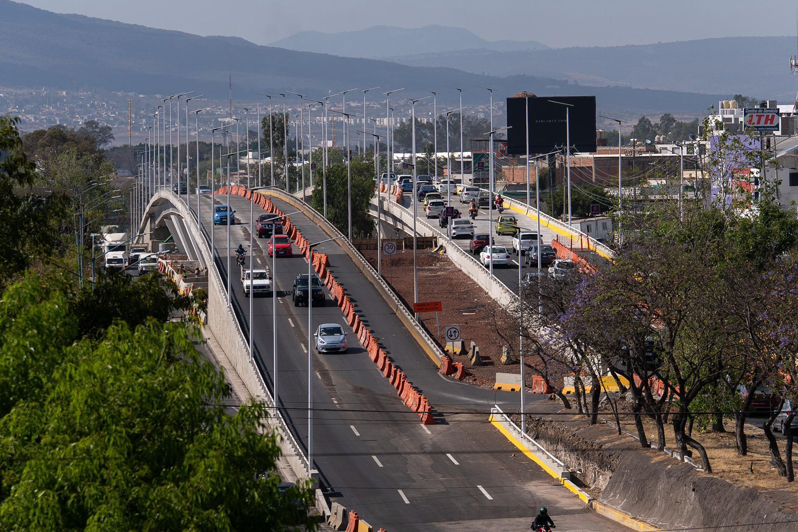 Tras 5 meses de construcción, abren circulación en puente norte del distribuidor Eréndira